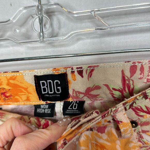 BDG Urban Outfitters High Waisted Floral Denim Mom Jeans. Size 26. - Picture 4 of 10